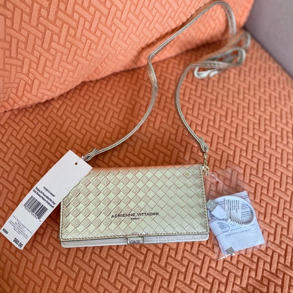 Adrienne Vittadini Wallet crossbody purse and phone charging cord - Picture 2 of 7